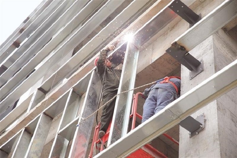 　　項(xiàng)目現(xiàn)場(chǎng)施工忙。 貴州日?qǐng)?bào)天眼新聞?dòng)浾?楊曦 攝